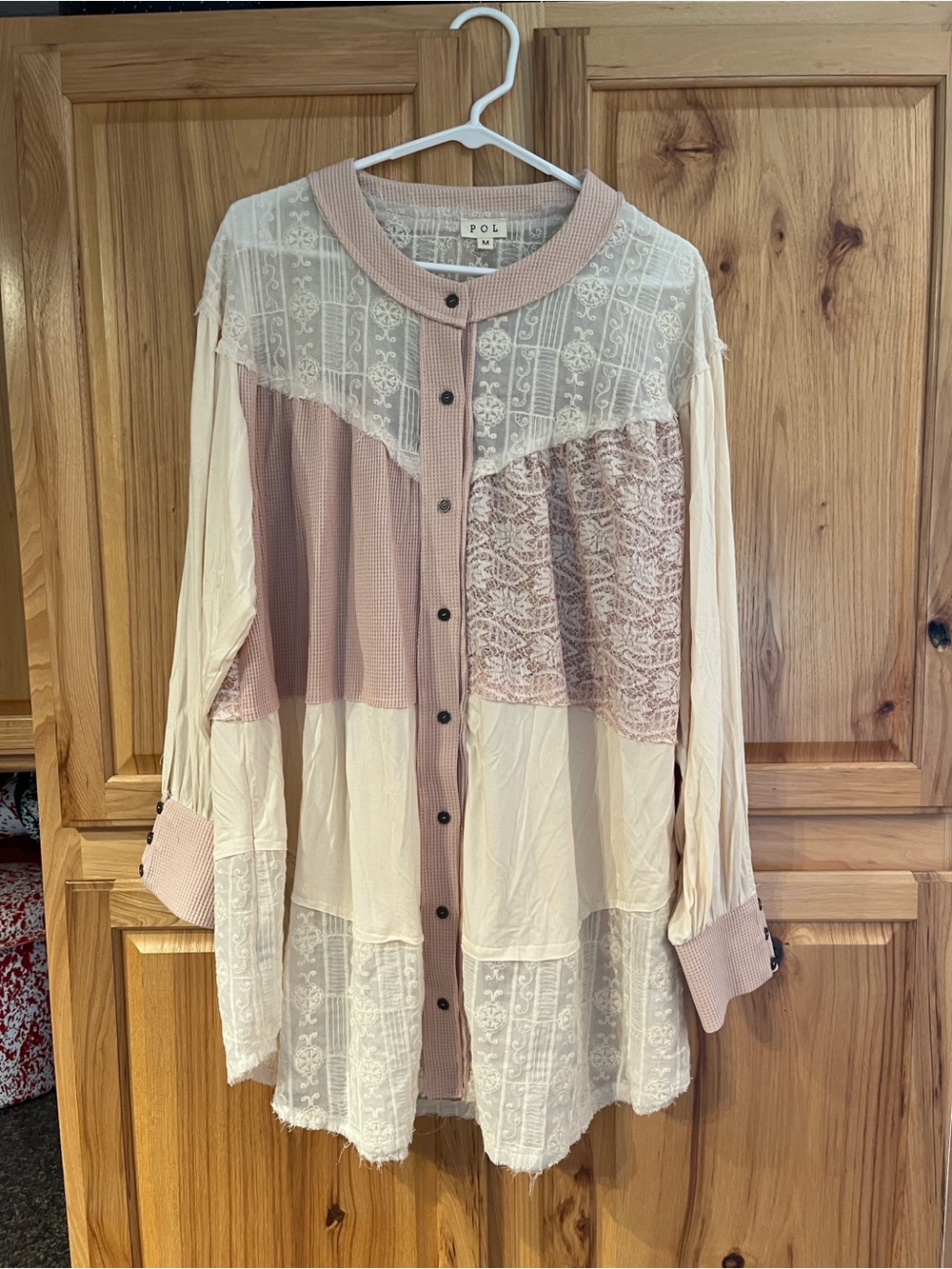 POL Cream and Dusty Pink Mixed-Media Lace Button-Up Blouse, size M